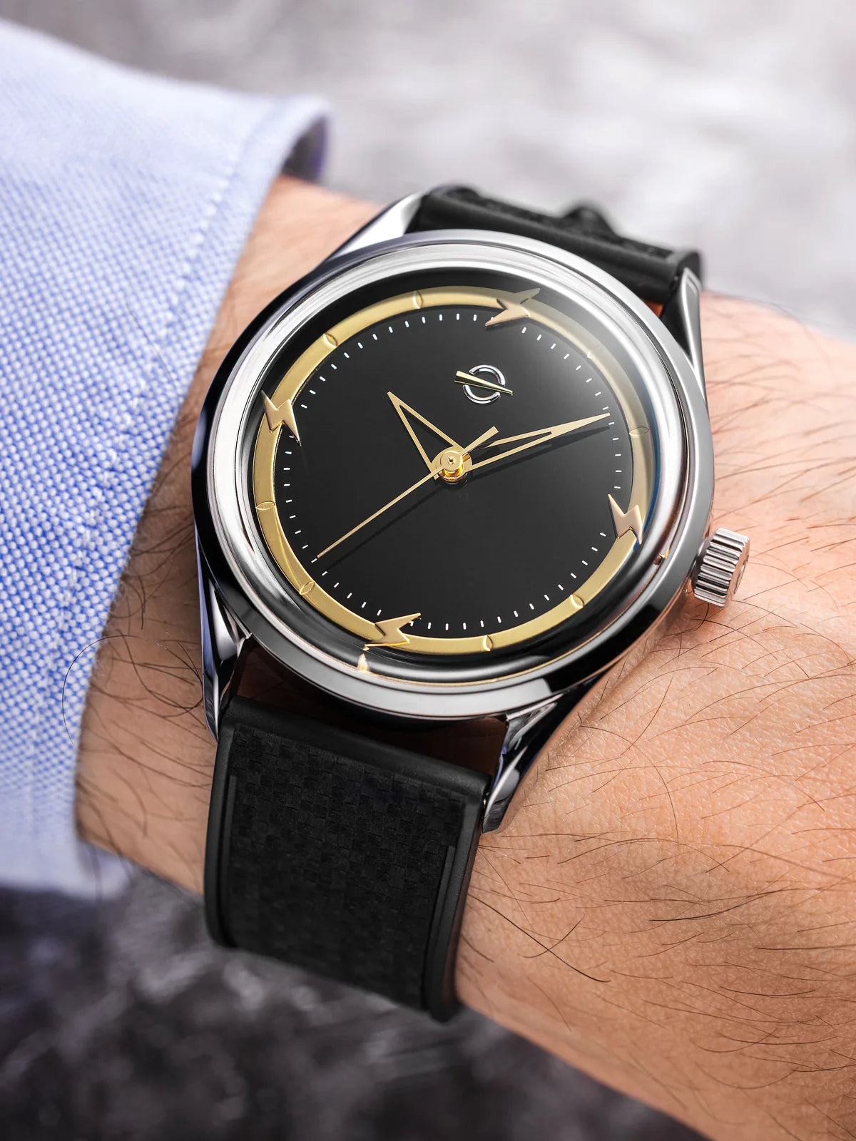 ELECTRA Manhattan Black on the wrist